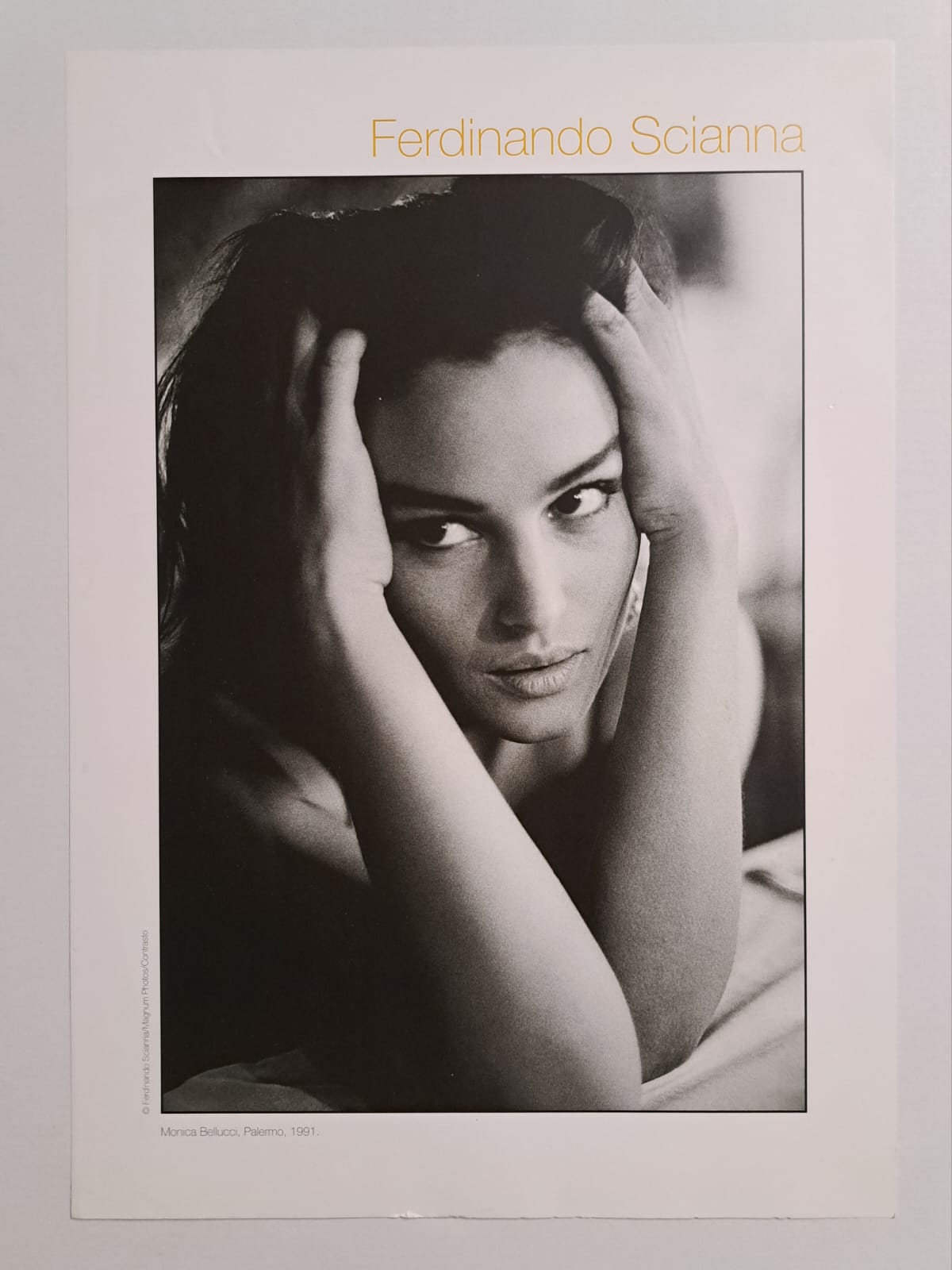 Poster di Ferdinando Scianna, Monica Bellucci, 1991 – Zetabicornici e ...